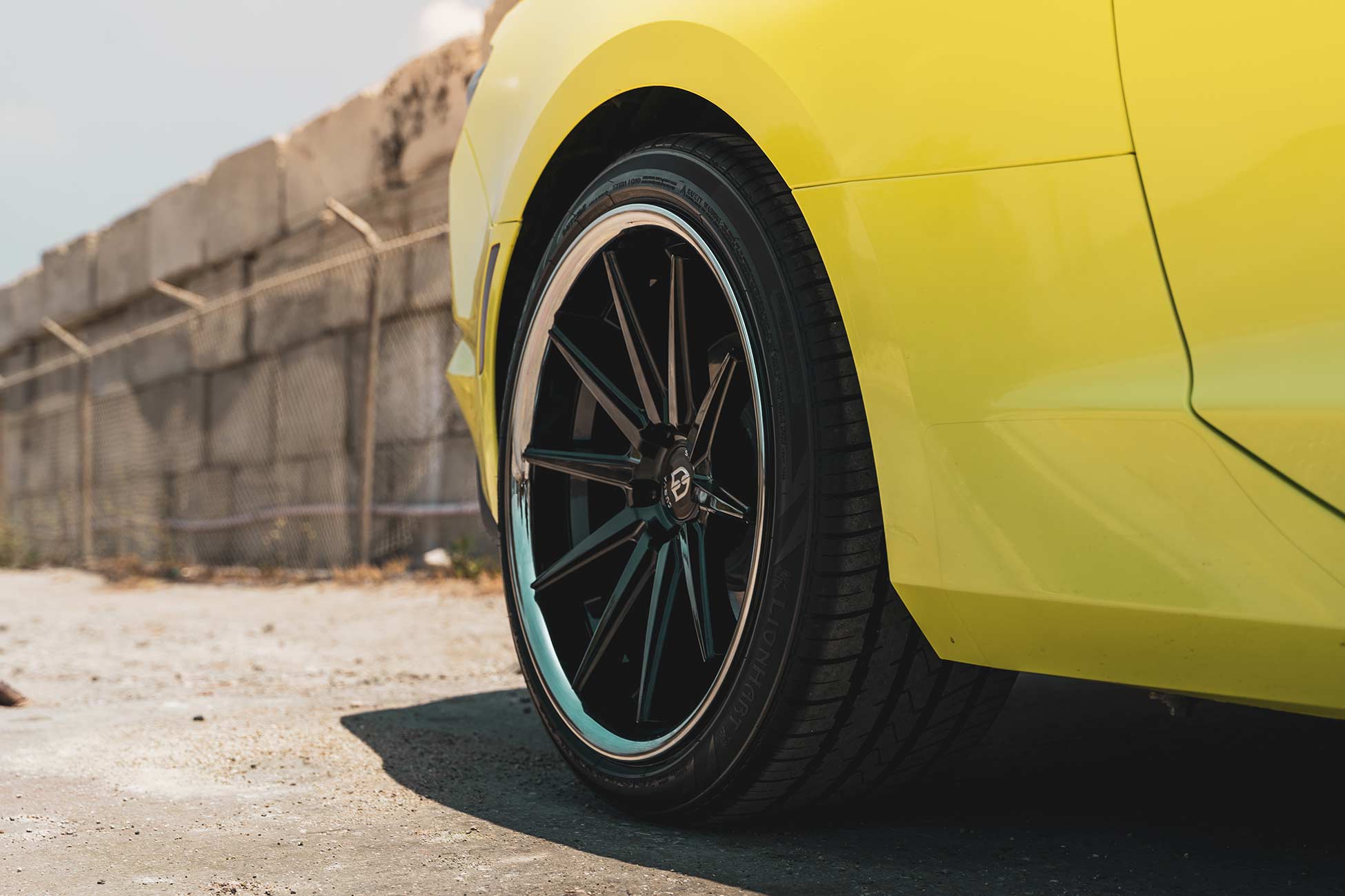 Curva Concepts C24 in 20x9 and 20x10.5 staggered on a Camaro LT1 RS