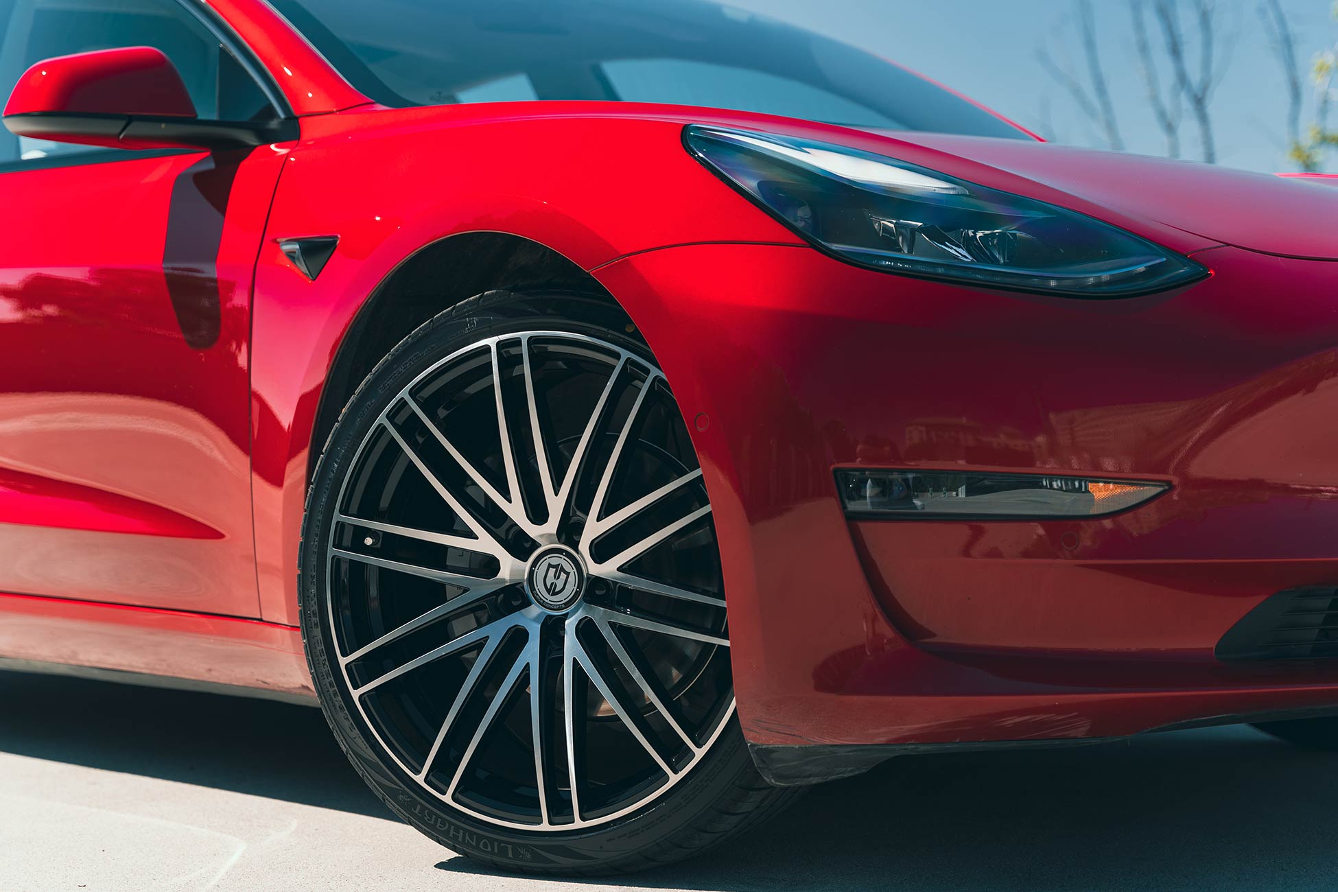 Flow Forged 20x9 CFF50 on a Tesla Model 3
