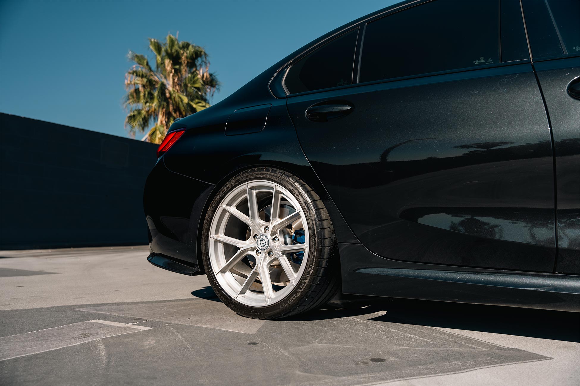 G20 M340i on a staggered set of Flow Forged Curva Concepts CFF70's
