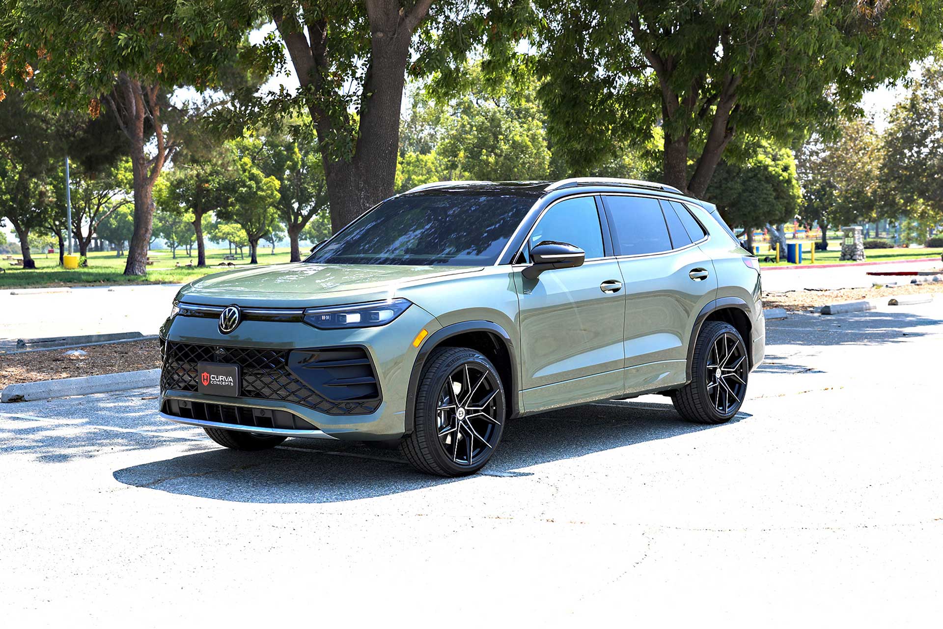 avocado green volkswagen tiguan sel r line with gloss black machined cff43 flow forged wheels