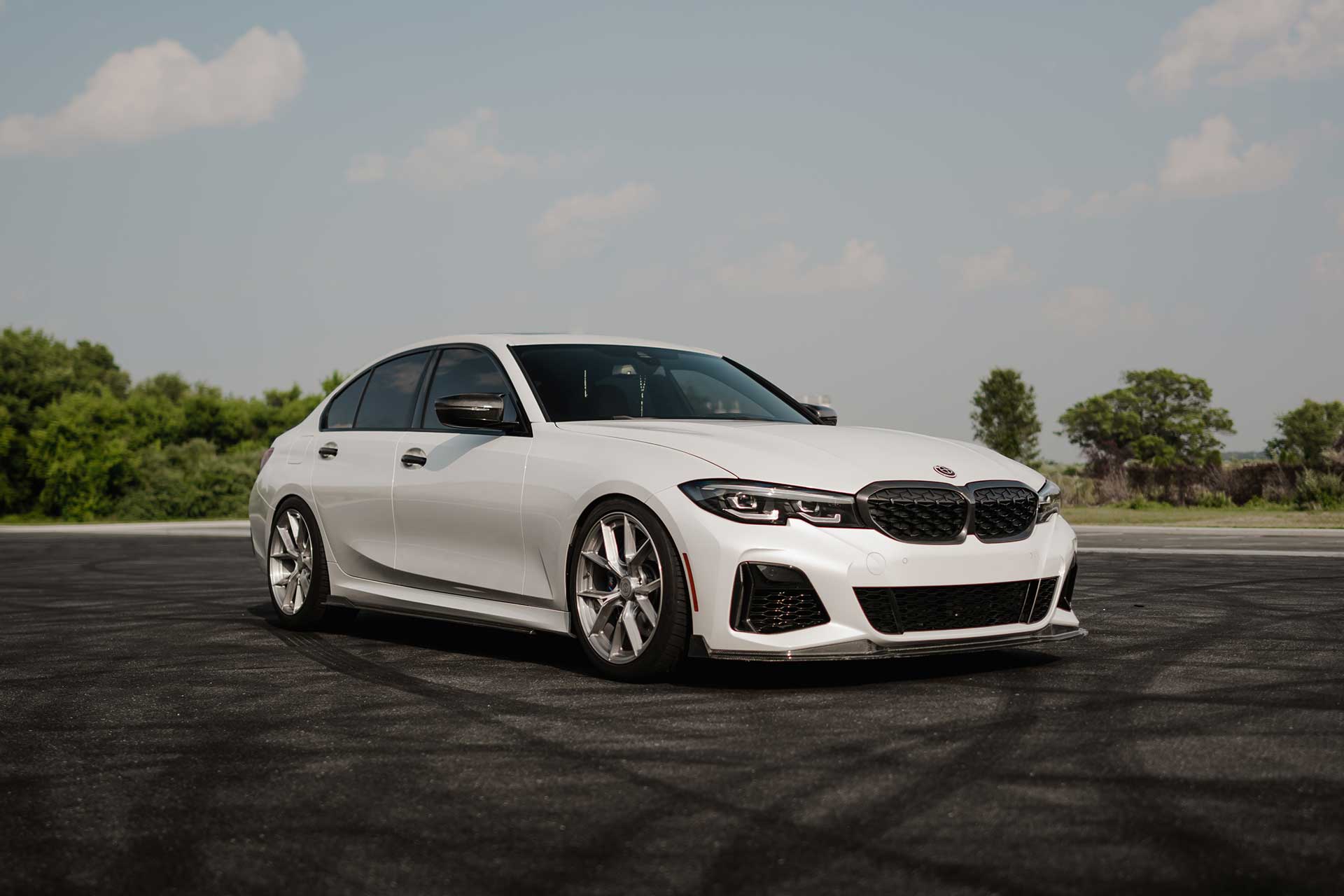 mineral white g20 bmw m340i with brushed clear coat cff70 flow forged wheels