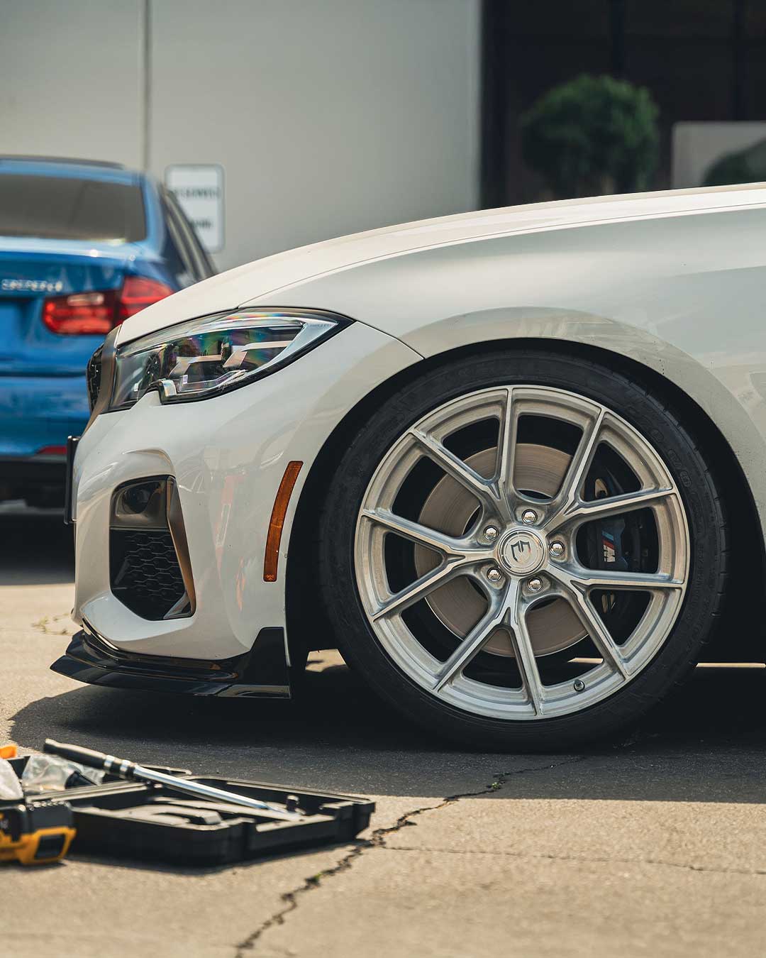 test fitting brushed silver curva concepts cff70 wheels on alpine white g20 m340i