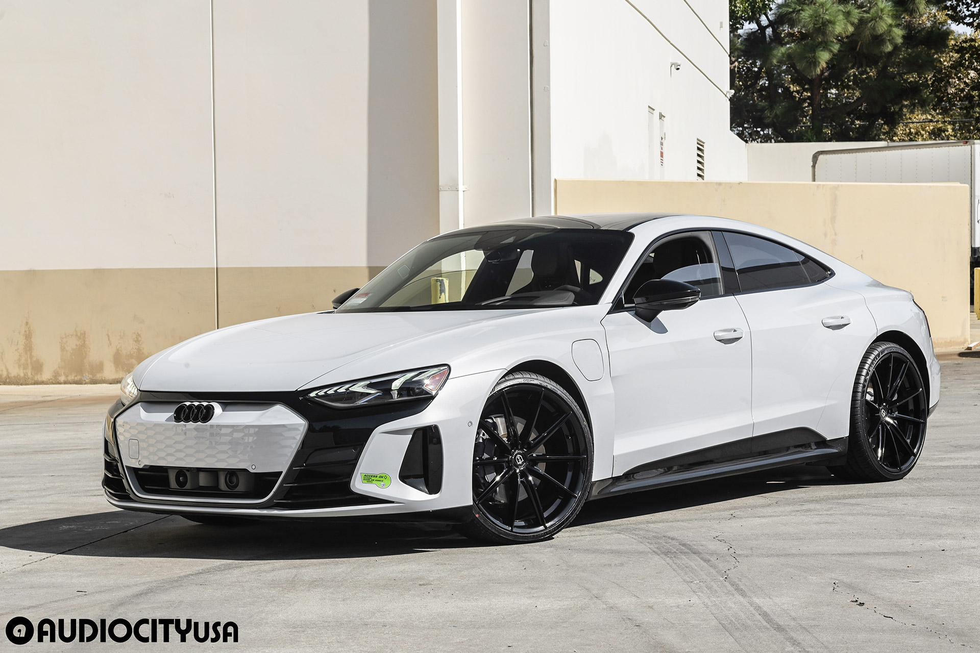 white audi e tron gt with gloss black curva concepts cff46 flow forged performance wheels