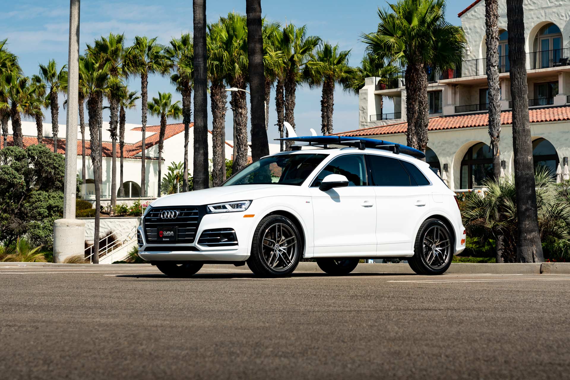 white audi q5 b9 with gunmetal machined cff25 flow forged wheels